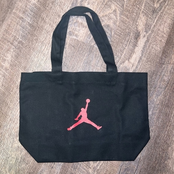 Jordan 1 Satin bred 2023 - Picture 3 of 5